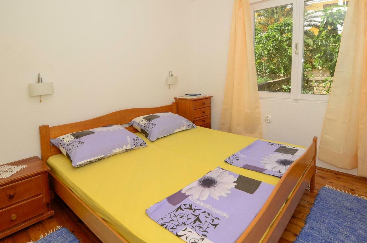 Holiday Home Loviste Ngoại thất bức ảnh