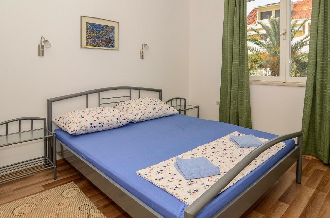 Holiday Home Loviste Ngoại thất bức ảnh