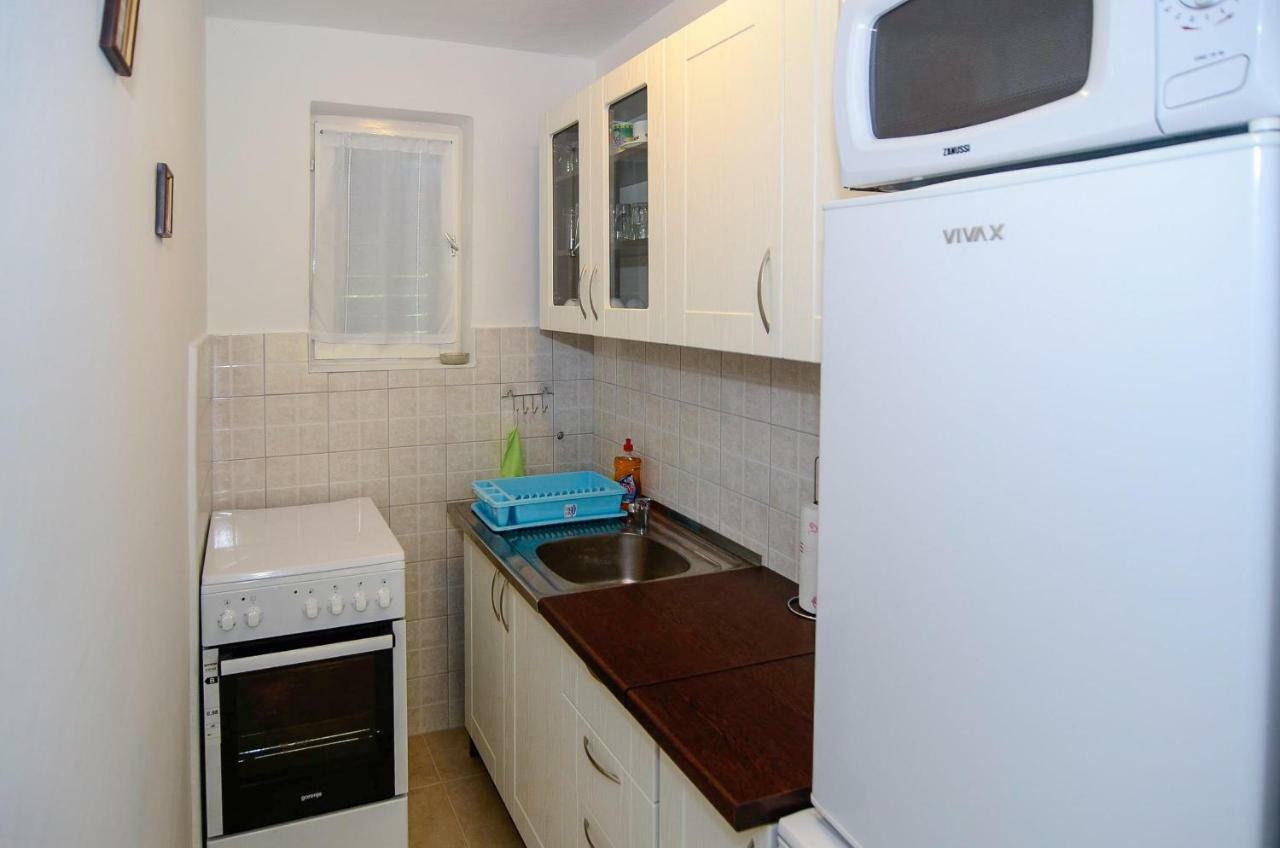 Holiday Home Loviste Ngoại thất bức ảnh